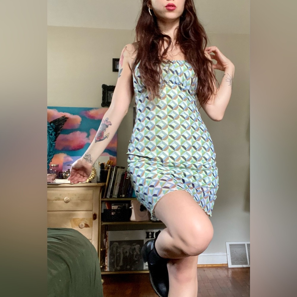 Retro Styled Dress - Picture 2 of 4
